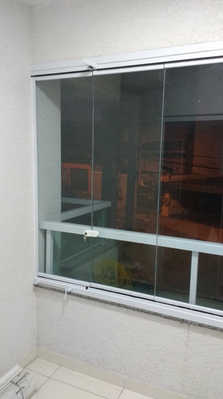 Fechamento de Sacada Vidro Temperado Ou Laminado Centro - Fechamento de Vidro para Sacadas de Apartamento