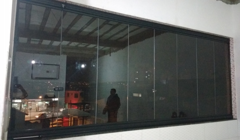 Fechamento de Sacada Vidro Temperado Ou Laminado Preço Santa Cecília - Fechamento de Sacada com Vidro Reflexivo